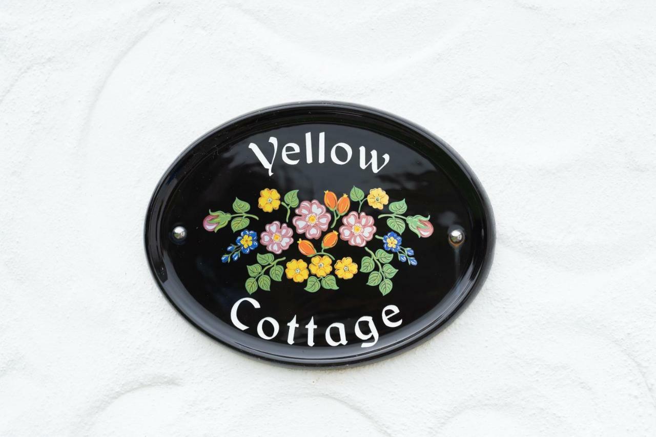 Yellow Cottage, Doolin Knockfin Cross Roads Eksteriør billede
